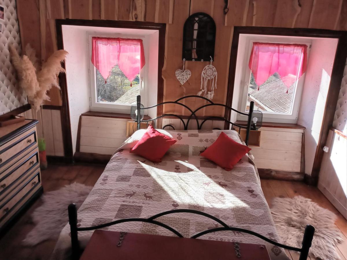 Bed and Breakfast Le Relais De Rochepaule Exterior foto