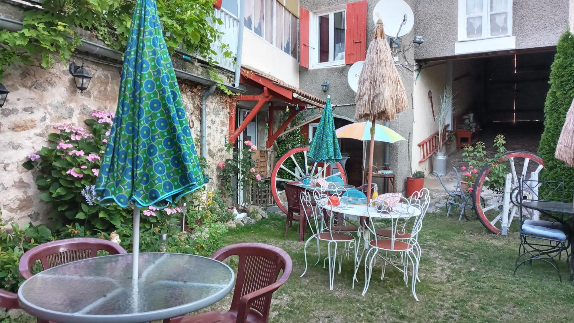 Bed and Breakfast Le Relais De Rochepaule Exterior foto